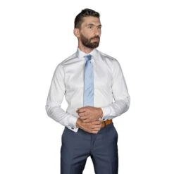 Chemise Droite Blanche Poignet Mousquetaire En Satin De Coton Sans Repassage