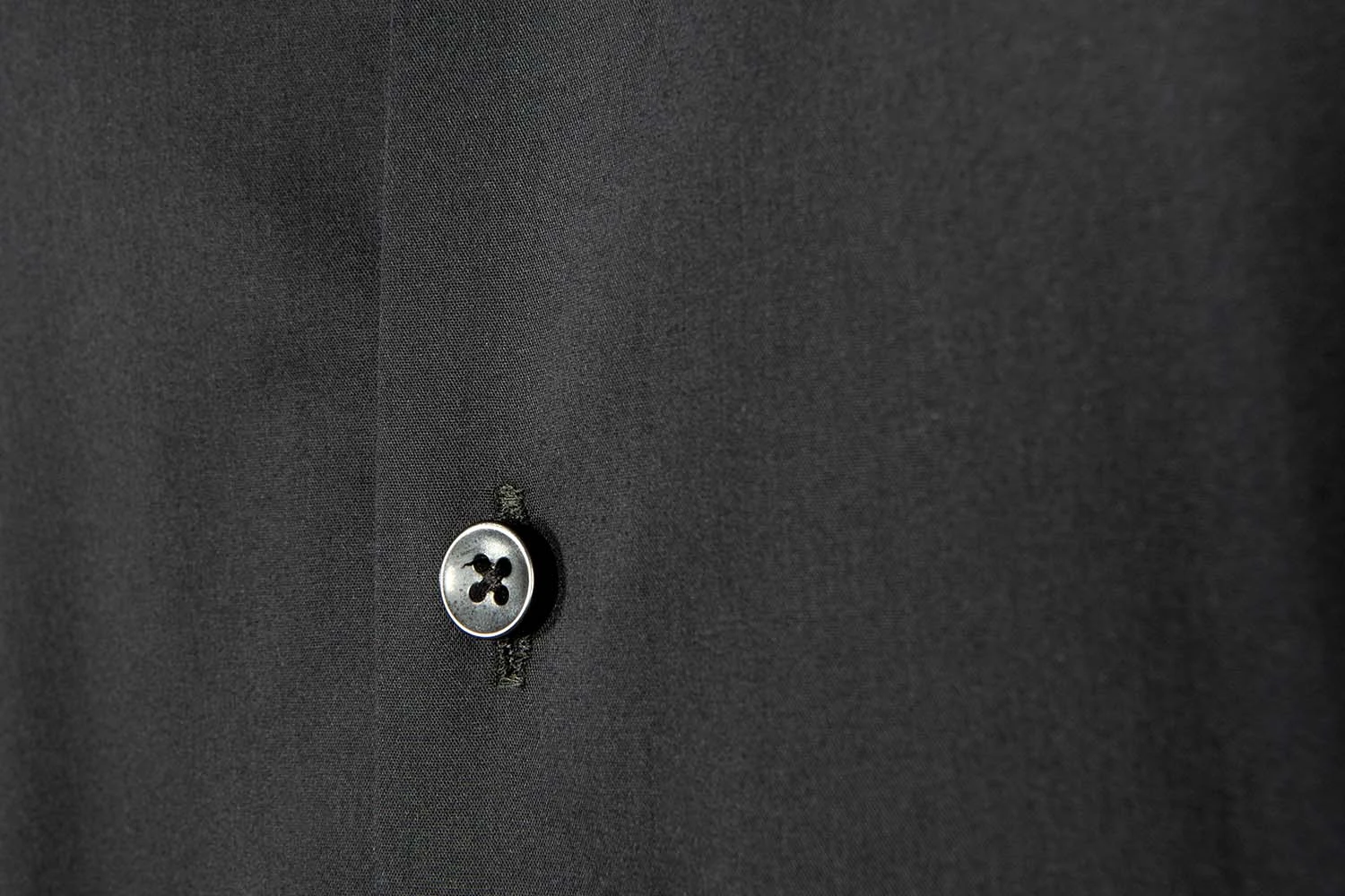 Chemise Noire Cintrée En Popeline De Coton Infroissable 4 Chemise Noire Cintrée En Popeline De Coton Infroissable – Image 2